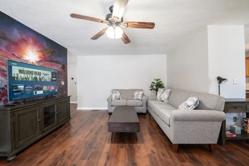Spacious home w/ King Bed, Garage, & Outdoor Space - Image 1