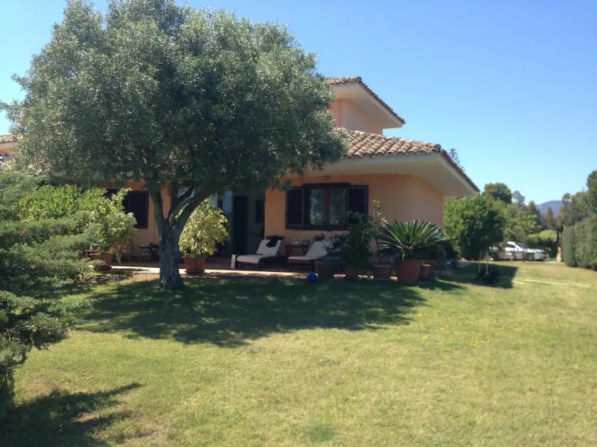 Villa with large garden just a few minutes from the sea, large garden - Image 1