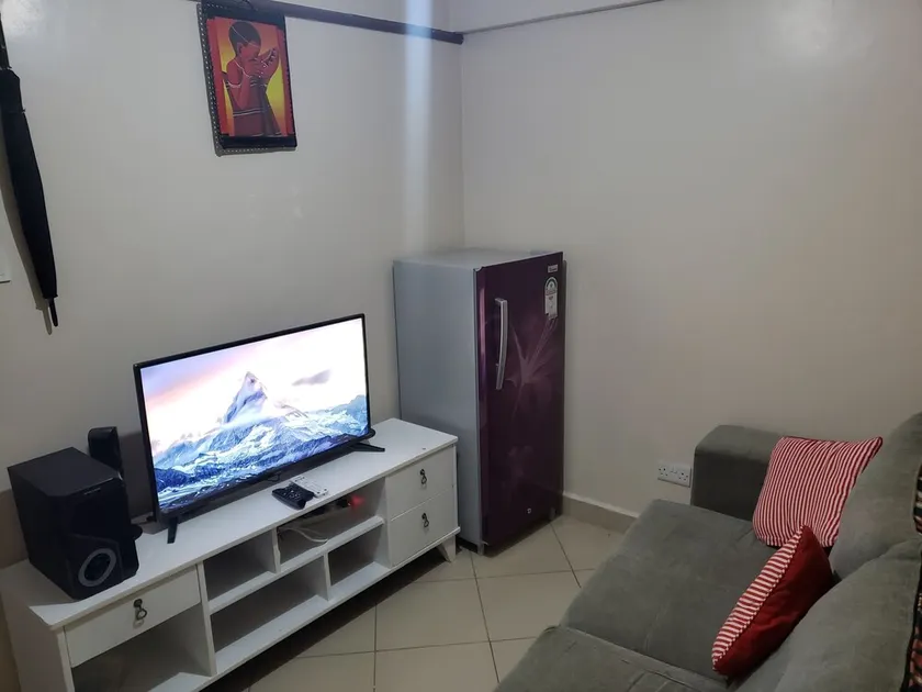 1 bedroom apartment with balcony, wifi and free parking - Image 1