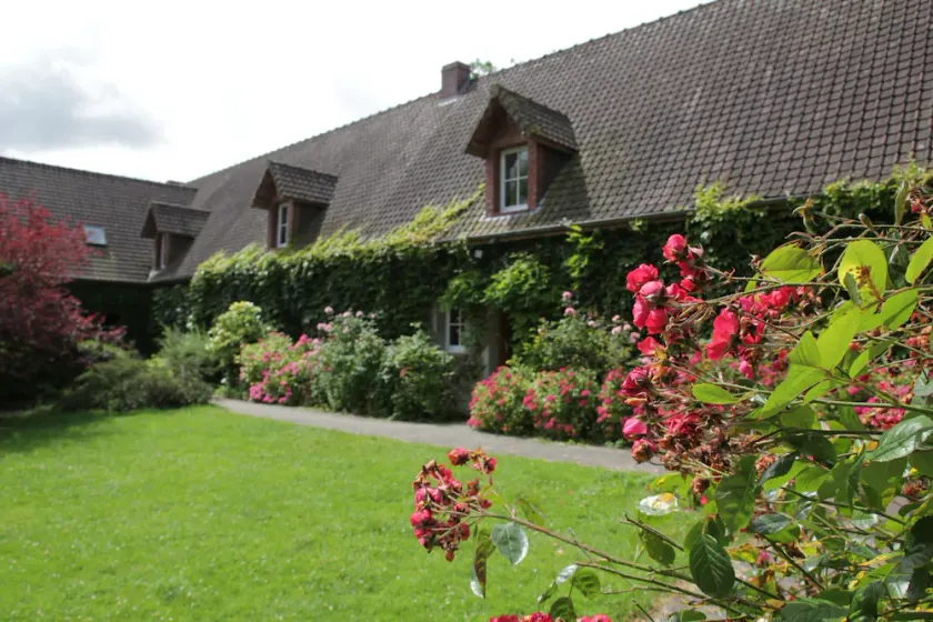 Chalet Near Lake and Pool in Quend-plage - Image 1
