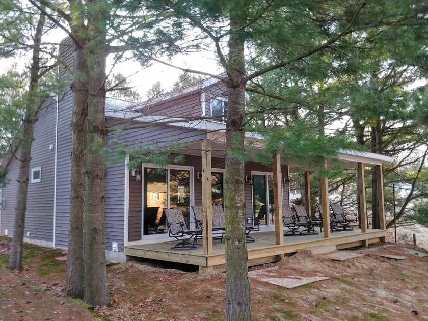 Upper Silver Lake House - Image 1