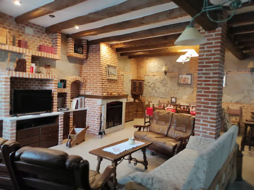 Casa Rural de Acogedor Estilo Castellano - Image 1