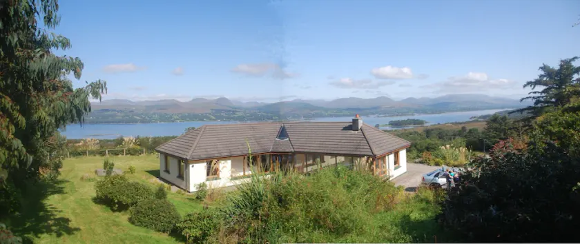 Nice spacious house with spectacular view(May to Sept only Saturday to saturday) - Image 1