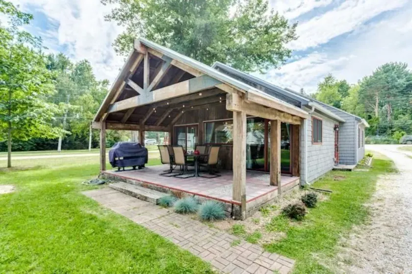 Private Beach Lakehouse - Image 1