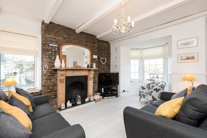 Magnifique chalet Looe avec vue imprenable et parking - Image 1