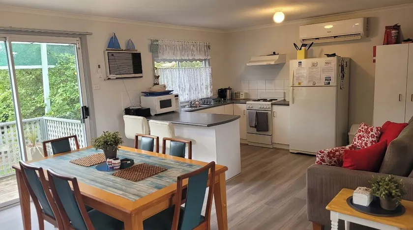 Boston Beach House - Goolwa Beach - Image 1
