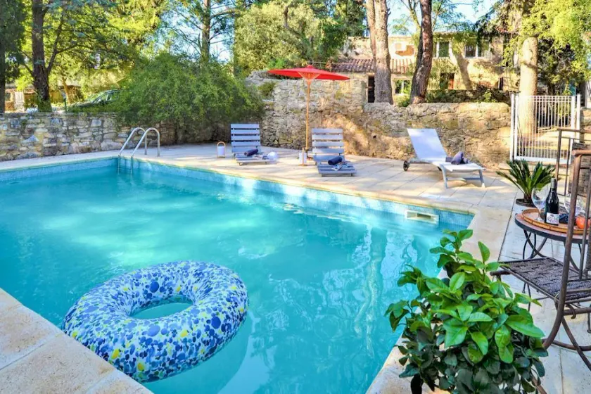 Authentic Provencal mas in Mornas - Image 1