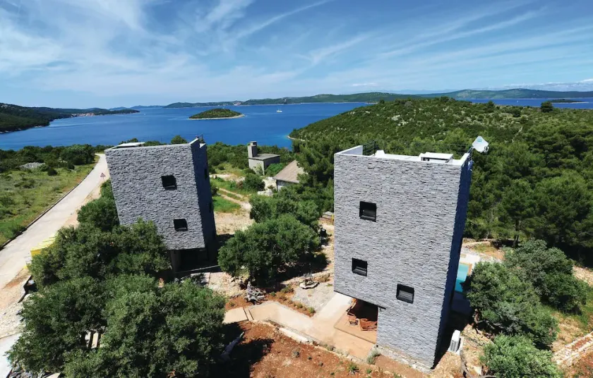 Hus ved stranden i Dragove - Image 1