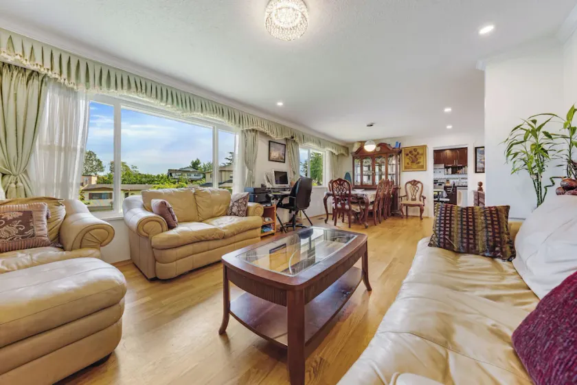 Quite House near the Vancouver Airport - Image 1