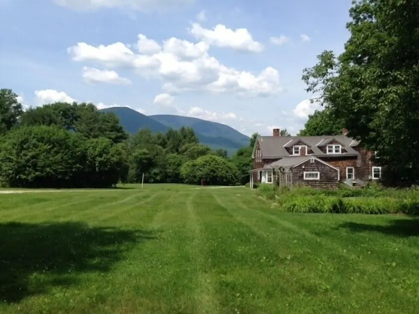 Historiskt 1780 Manchester Farm House med utsikt över bergen och 7 sovrum - Image 1
