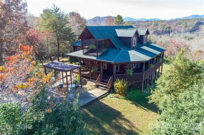 Hillside Haven - Amazing views with a hot tub! - Image 1