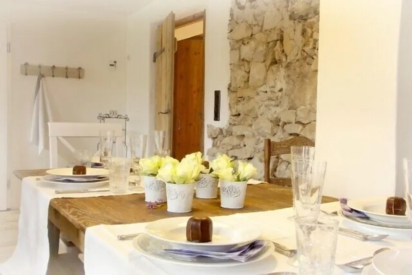 Deluxe farmhouse, smokehouse kitchen, tiled stove, bathroom in stable, Whirlpool - Image 1