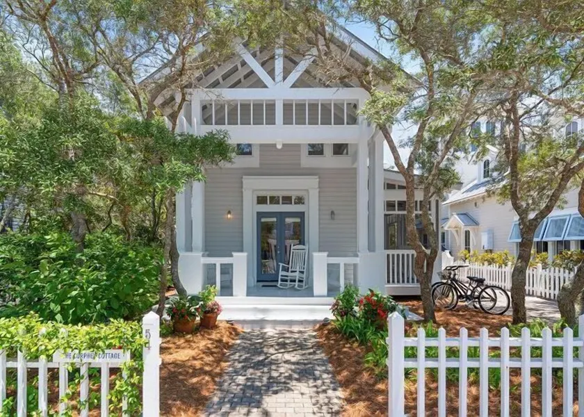 Designer Home in SeasideFL, 272 feet to beach, + 2 Bikes! - Image 1