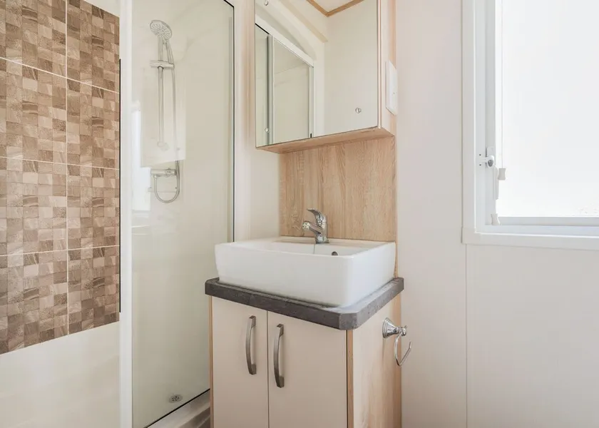 Signature Three Bedroom - Image 1
