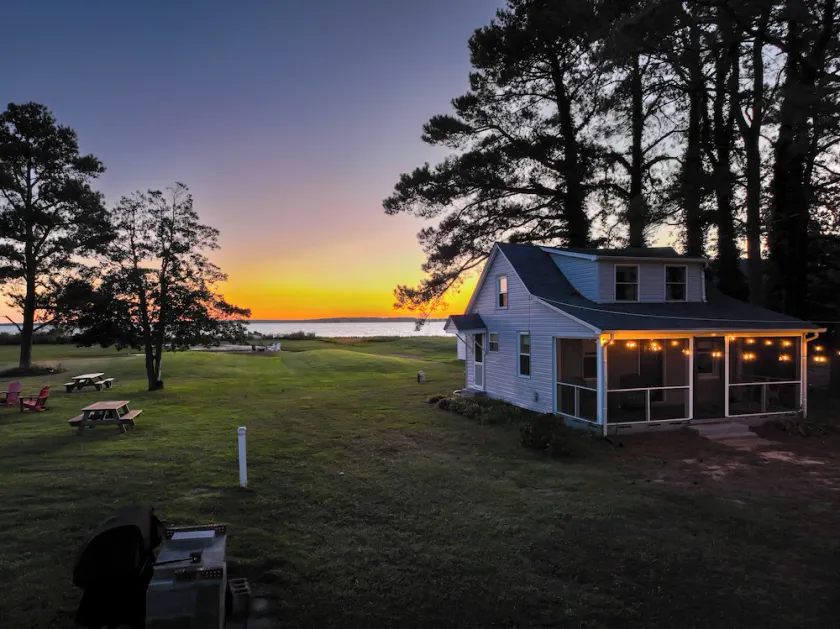 Pet Friendly Delightful Waterfront Cottage on Hoopers Island, MD. - Image 1