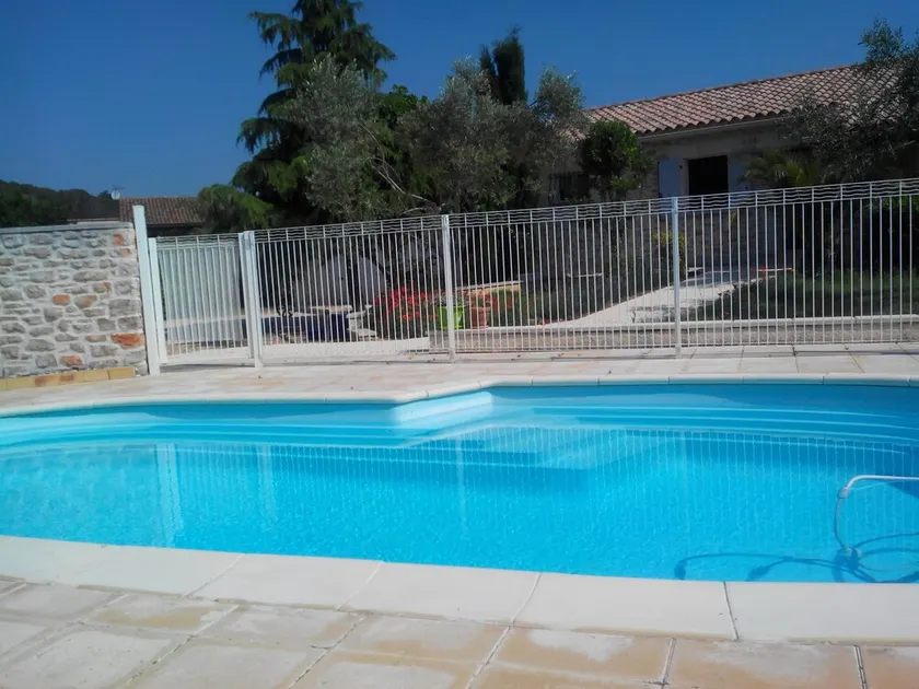 Baron Gard single-storey villa with swimming pool - Image 1