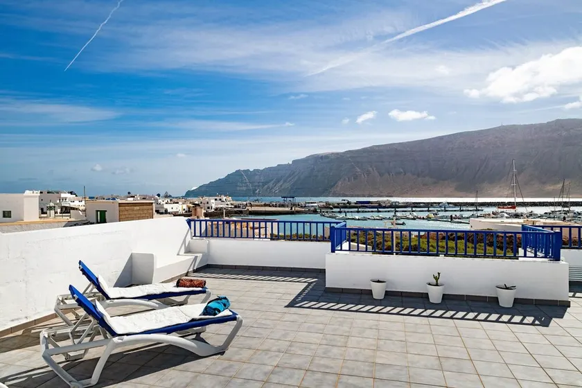 Vacation Apartment 'Toledo' with Sea View, Private Terrace and Wi-Fi - Image 1