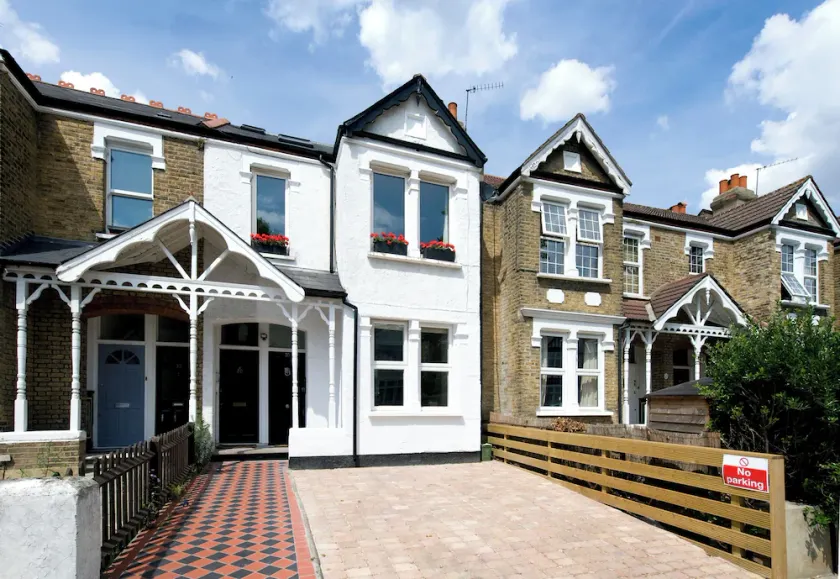 Cozy City Retreat in London - Image 1