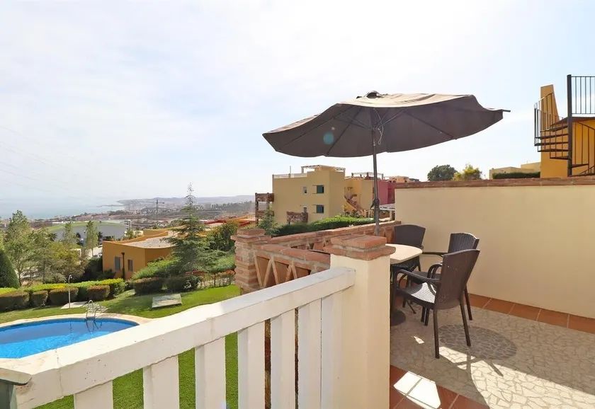 Rooftop Paradise Apartment - Image 1