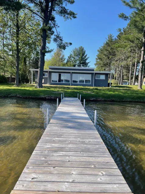 Beautiful 4 bedroom, 2 bath home on East Twin Lake! - Image 1