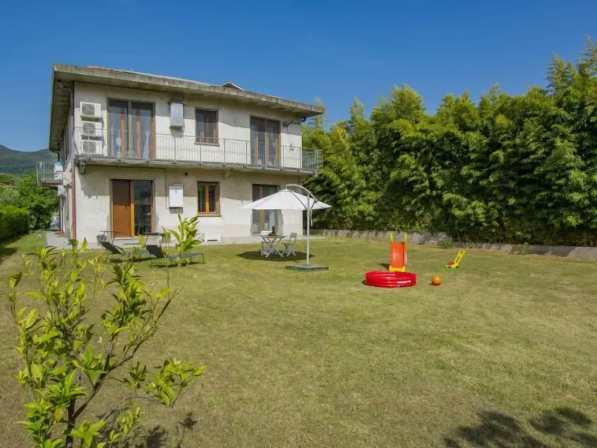 Apartamento vacacional apropiado para familias con jardín, barbacoa y terraza - Image 1