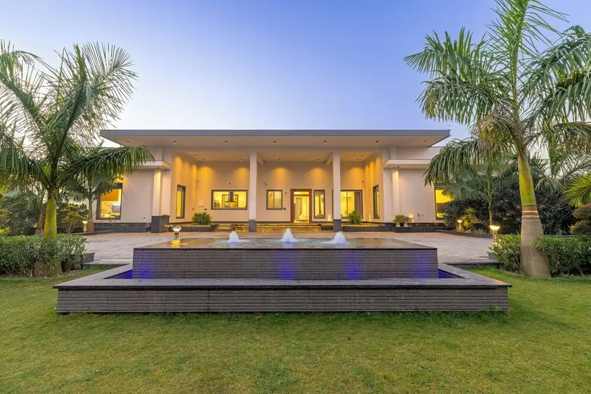 ELIVAAS Signature Levante farms - Image 1
