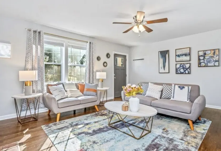Modern 3BD Home w/HotTub - Image 1