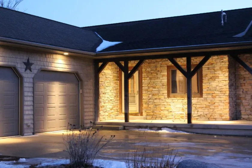 The Lodge Home - Abundance of Wildlife and a short walk to the lake with a dock! - Image 1