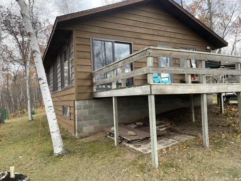 Fishing cabin in the pines! 50 acres of lakeshore & forest. Hear the loons call. - Image 1