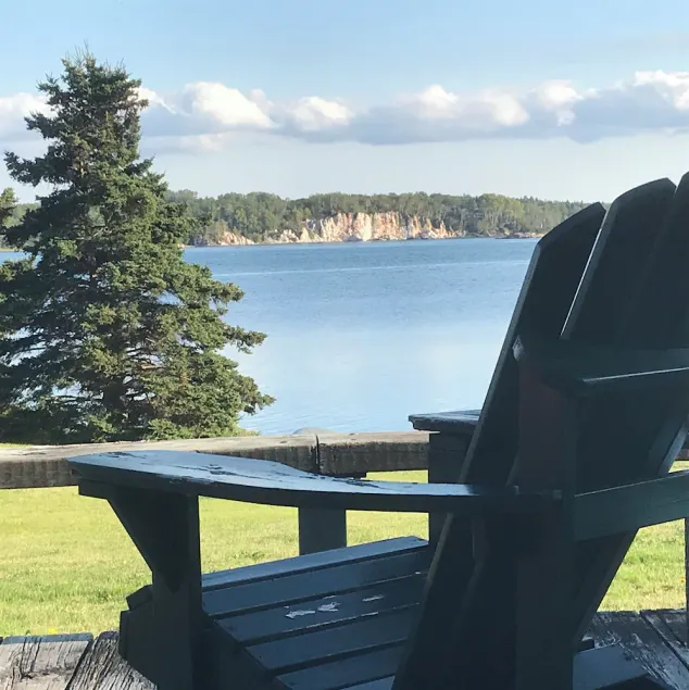 Wunderschönes Anwesen am Wasser mit großer Terrasse, hübschem Pavillon und eigenem Steg. - Image 1