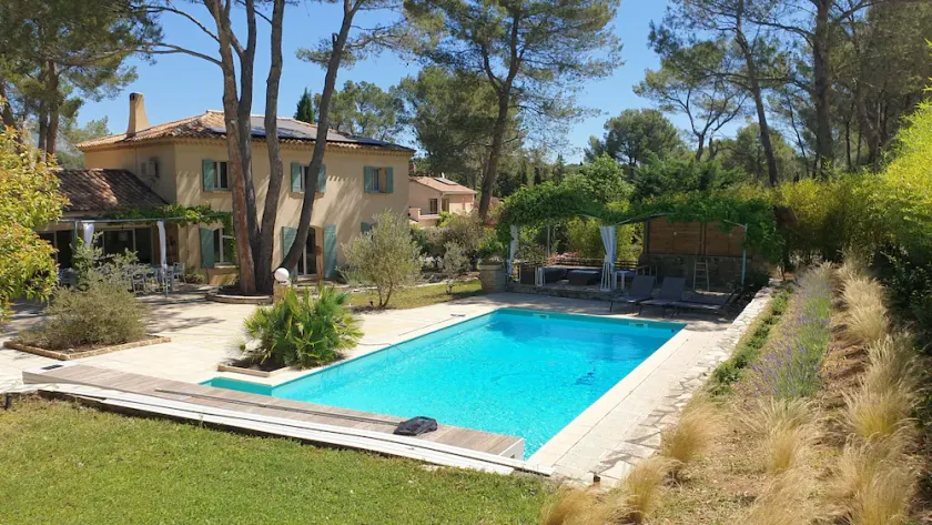 Villa with heated pool facing the Sainte Victoire - Image 1