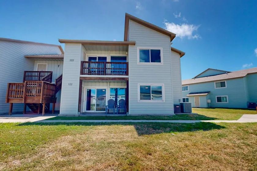 Newly Remodeled Condo, Ground Floor, Across From the Shared Pool - Image 1