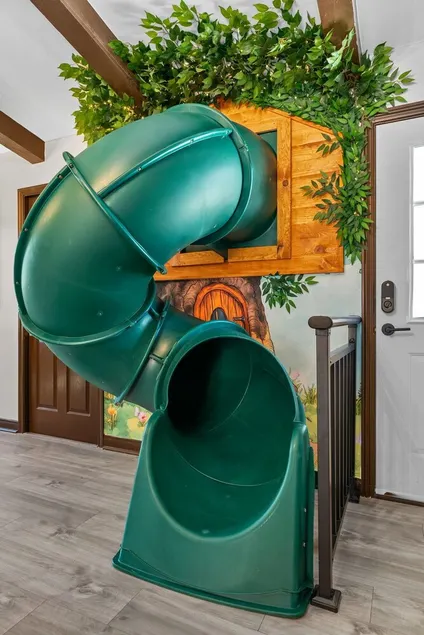 Disney Explorer - Sauna, Theater, Arcade and More! - Image 1