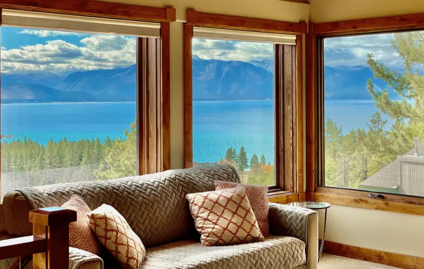 Alquiler de lujo moderno con aire acondicionado y aire acondicionado y vistas al lago Tahoe + Jacuzzi (P - Image 1