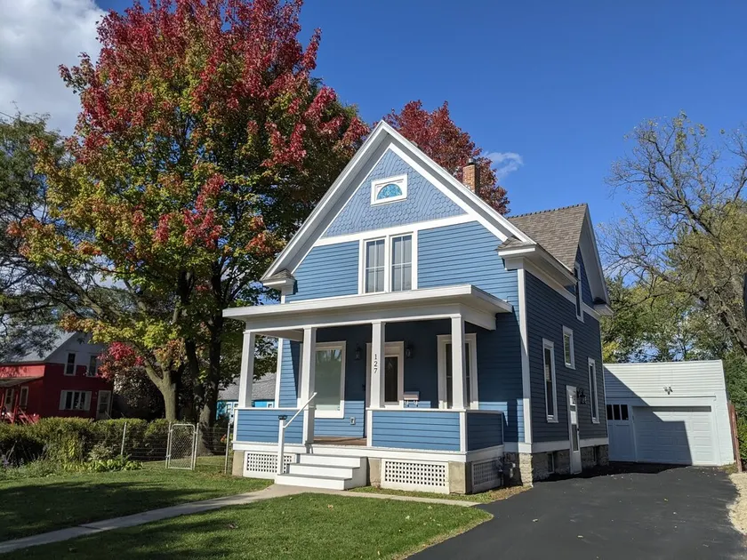 Berg Guest House, Just Blocks from Mayo & Downtown - Image 1