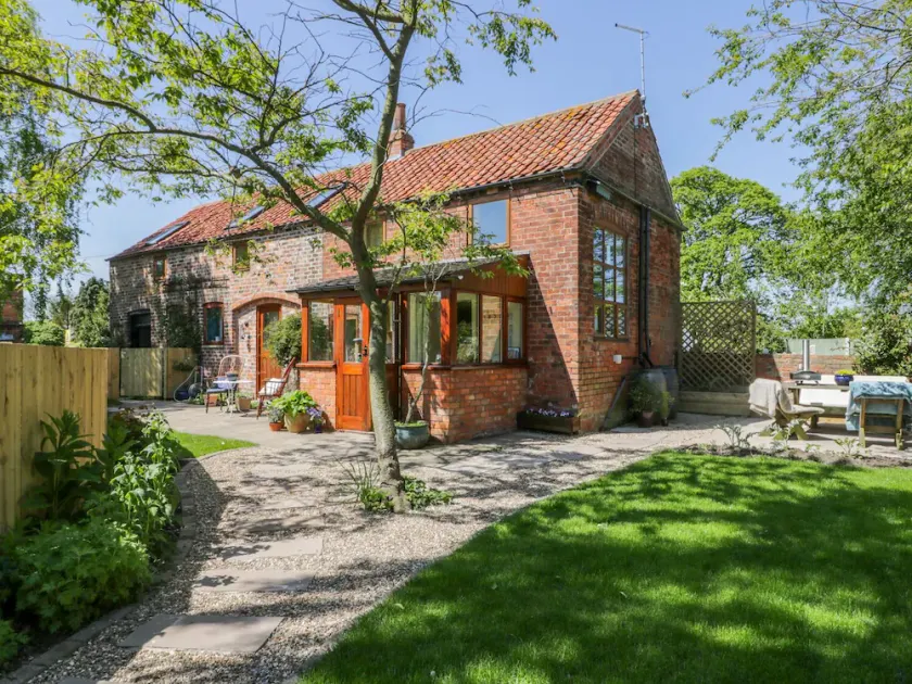 STABELLEN, husdjursvänlig, med öppen eld i Roos, Ref 984481 - Image 1