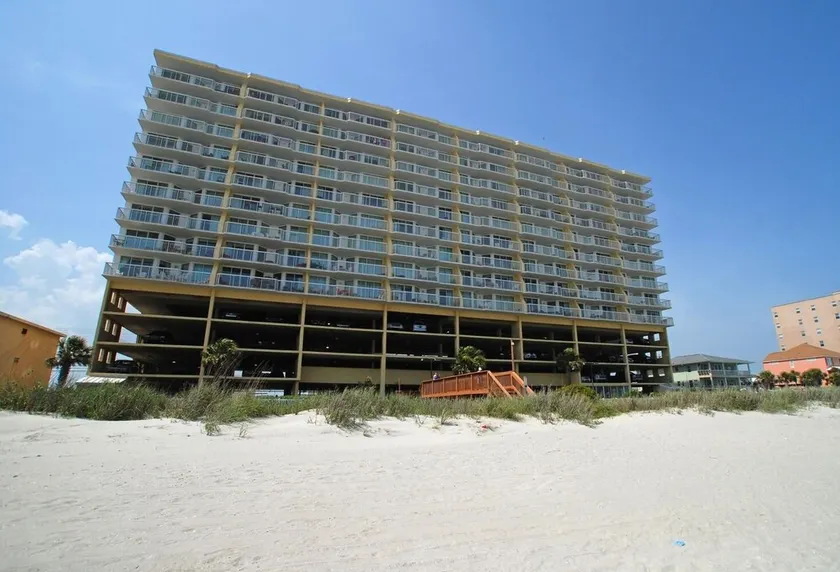 Sunrise Pointe 4F Condo - Image 1
