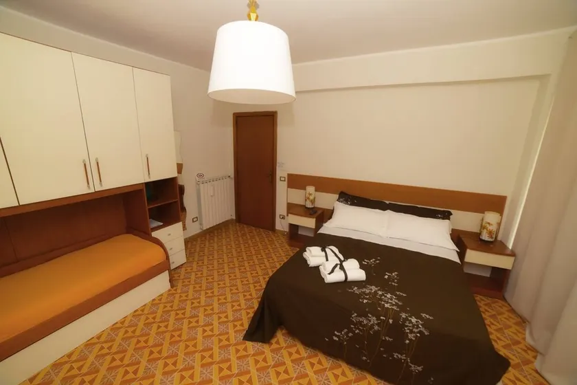 Lamezia Terme family apartment \"girasoli\" - Image 1