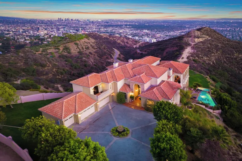 Lev som en kändis i denna underbara Hollywood Hills Mansion med pool och utsikt - Image 1