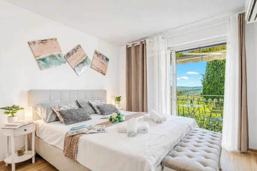 House In The Vineyards Ankaran - Happy Rentals - Image 1