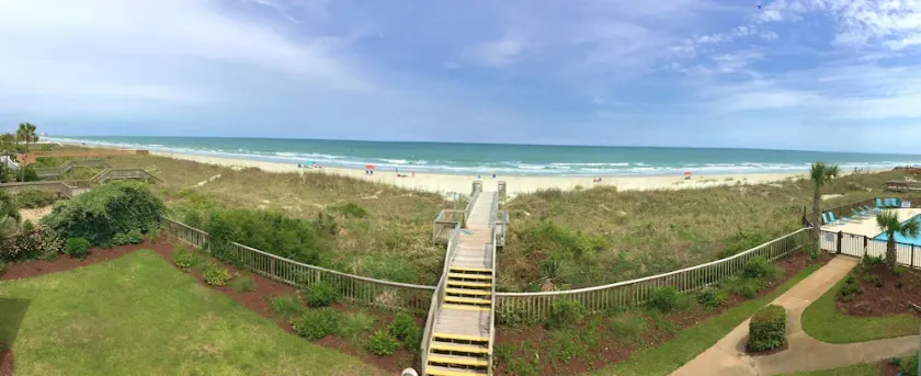 Unbelebter Strandurlaub mit Meerblick - Image 1