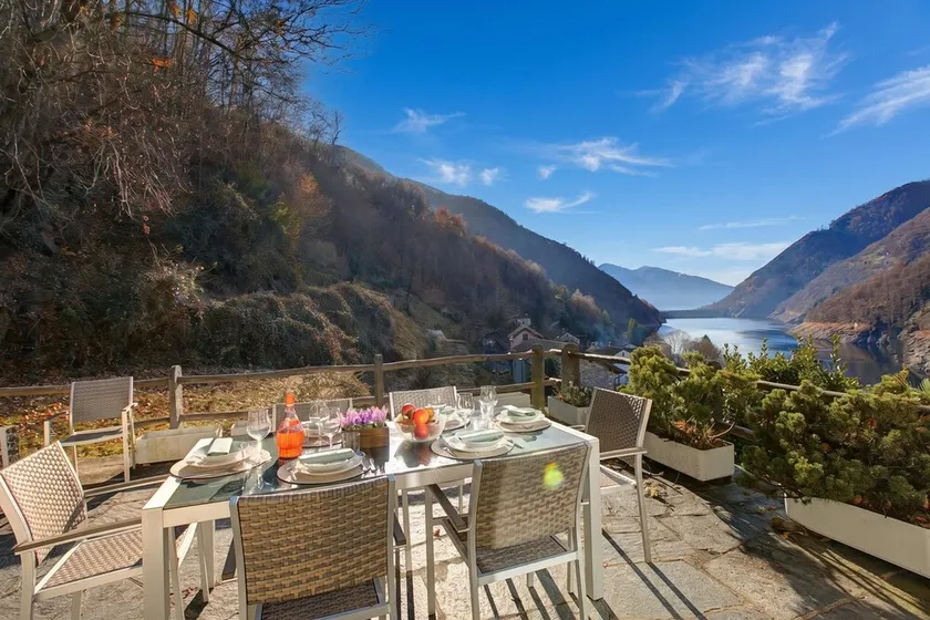 Castel In Aria Apartments - Image 1