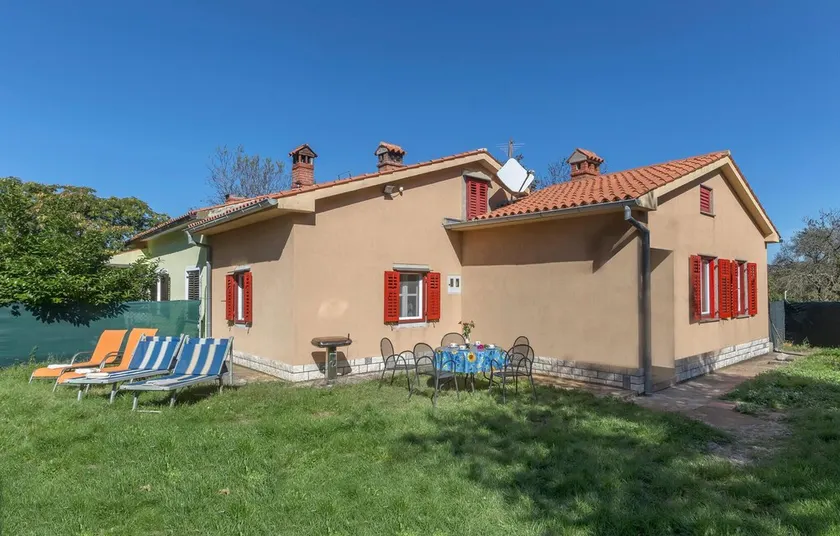 Cozy home in Labin with kitchen - Image 1