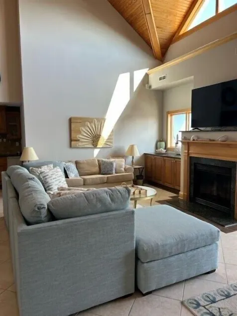 Luxury Awaits Your Family in This Stunning Sideview Oceanfront Property - Image 1