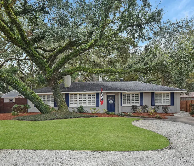 Spacious Home with private pool and dog friendly! - Image 1