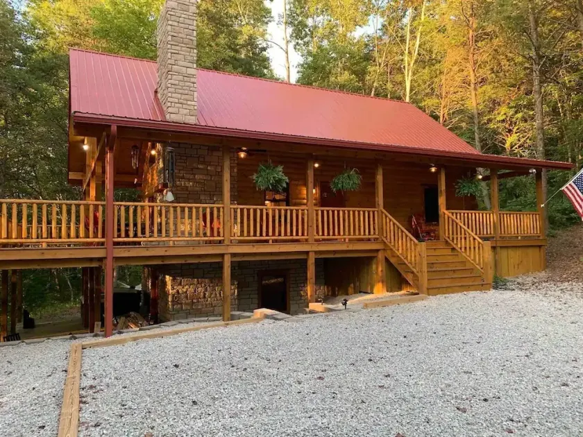 NEWER cabin, 5 BR, 2 fireplaces, hot tub, privacy - Image 1