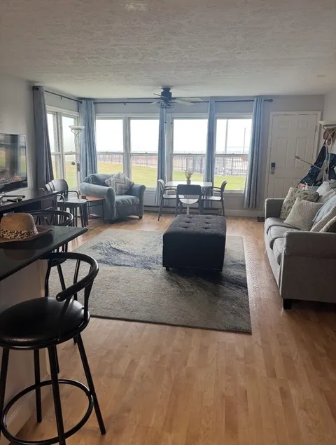 Fall specials! WaterfrontII Condos - Image 1