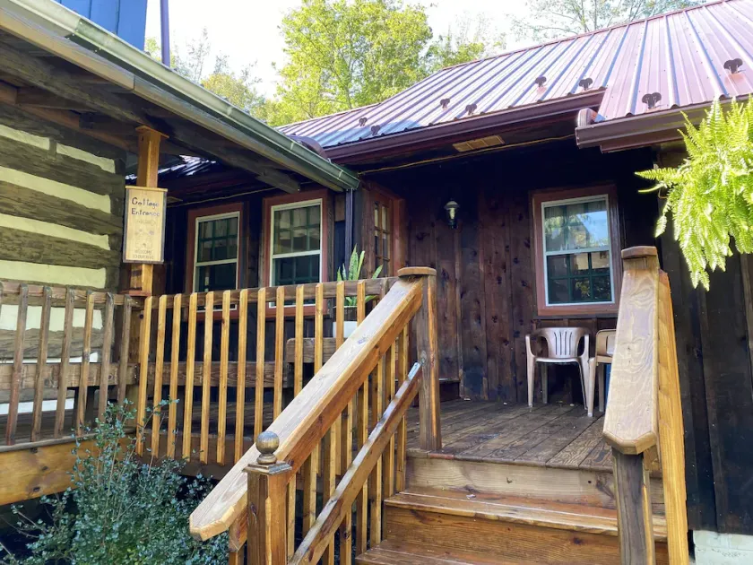 Lost Dutchman Retreat Cottage - Image 1