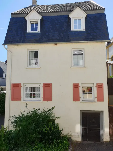 Ancient winegrower's house - Image 1
