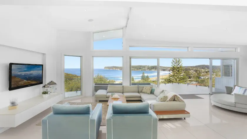 AZURE, PLAGE D'AVOCA - VUE MER, PISCINE DE 13M, PROMENADE COURTE VERS LA PLAGE, WIFI ET FOXTEL - Image 1